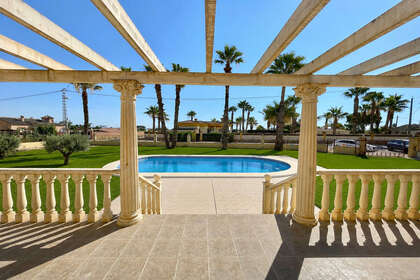 Cluster house for sale in Catral, Alicante. 
