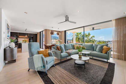 Apartment for sale in Puerto Banús, Marbella, Málaga. 
