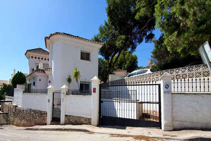 Cluster house for sale in Torreblanca, Fuengirola, Málaga. 