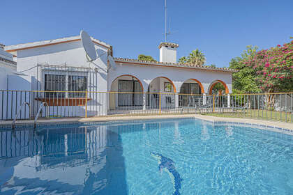 Cluster house for sale in Nueva andalucia, Málaga. 