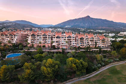 Penthouse for sale in Nueva andalucia, Málaga. 