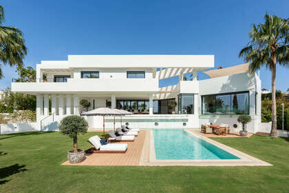 Cluster house for sale in Benahavís, Málaga. 