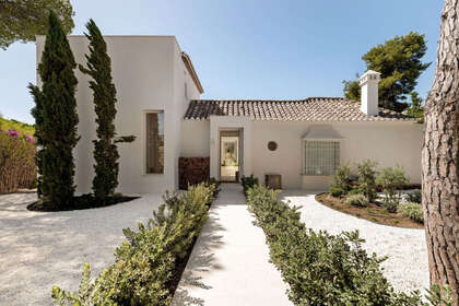 Cluster house for sale in El Paraiso, Estepona, Málaga. 