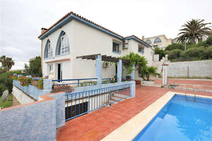 Cluster house for sale in Estepona, Málaga. 