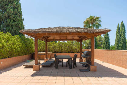 Apartment for sale in Puerto Banús, Marbella, Málaga. 