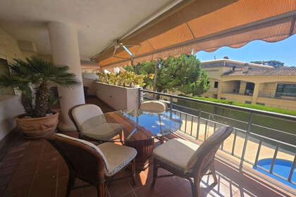 Apartment for sale in Torrequebrada, Benalmádena, Málaga. 
