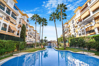 Apartment for sale in Puerto Banús, Marbella, Málaga. 