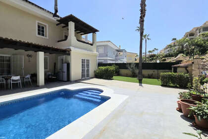 Reihenhaus zu verkaufen in La Cala de Mijas, Málaga. 
