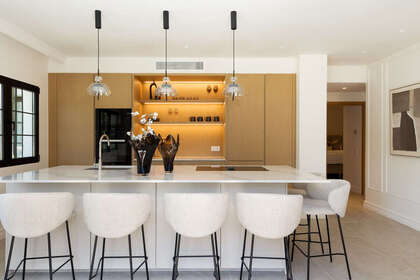 Apartment zu verkaufen in Nueva andalucia, Málaga. 