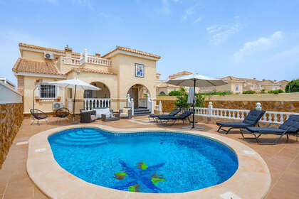 Reihenhaus zu verkaufen in Alicante/Alacant. 