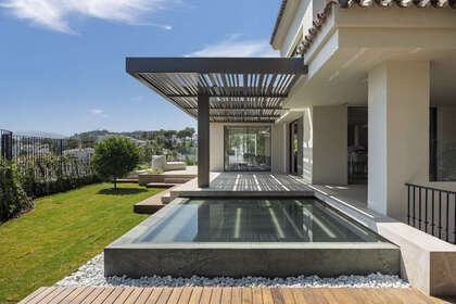 Casa Cluster venda em Nueva andalucia, Málaga. 