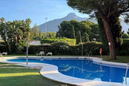 Apartment for sale in Puerto Banús, Marbella, Málaga. 