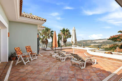Апартаменты Продажа в Casares, Málaga. 