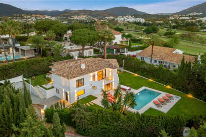 Casa Cluster venda em Nueva andalucia, Málaga. 