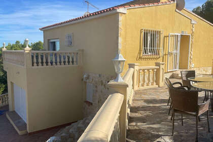 Reihenhaus zu verkaufen in Nucia (la), Alicante. 