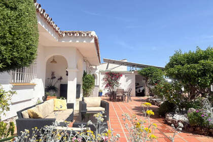 Řadový dům na prodej v Cerros Del Lago, Marbella, Málaga. 