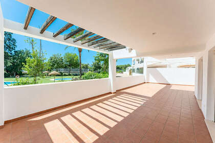 Apartmány na prodej v Torrequebrada, Benalmádena, Málaga. 
