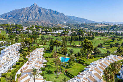 Apartmány na prodej v Nueva andalucia, Málaga. 