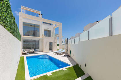 Řadový dům na prodej v , Orihuela, Alicante. 
