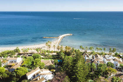 Apartment for sale in Puerto Banús, Marbella, Málaga. 