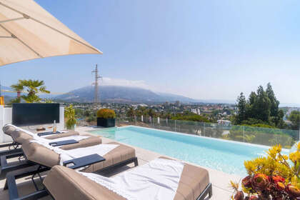 Townhouse vendita in Nueva andalucia, Málaga. 