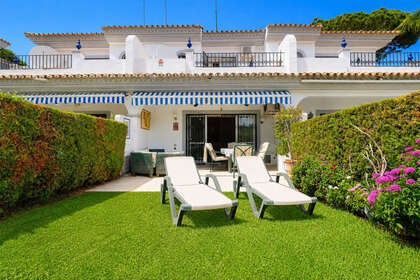 House for sale in Puerto de Cabopino, Marbella, Málaga. 
