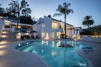 Townhouse vendita in Nueva andalucia, Málaga. 