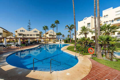 Apartment for sale in Elviria, Marbella, Málaga. 