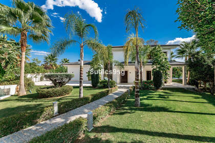 Townhouse vendita in Nueva andalucia, Málaga. 