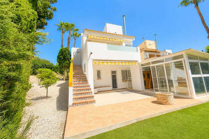 Townhouse vendita in Villamartín, Alicante. 