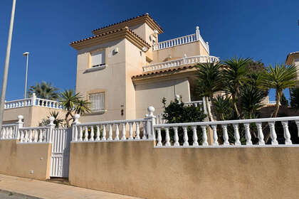 Townhouse vendita in Villamartín, Alicante. 