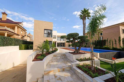 Townhouse vendita in La Veleta, Torrevieja, Alicante. 