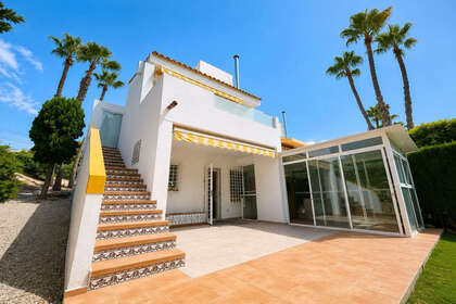 Townhouse vendita in Villamartín, Alicante. 