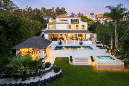 Klynge huse til salg i Nueva andalucia, Málaga. 