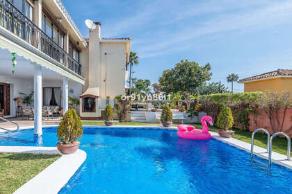 Klynge huse til salg i Puerto Banús, Marbella, Málaga. 