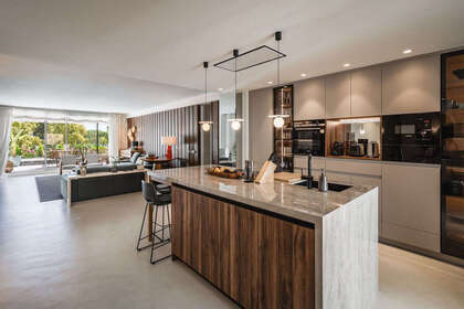 Apartment for sale in Puerto Banús, Marbella, Málaga. 