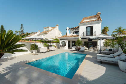 Klynge huse til salg i Nueva andalucia, Málaga. 