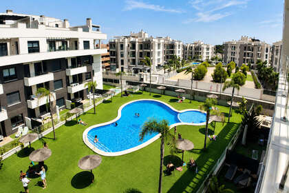 Plenthuse til salg i Villamartín, Alicante. 