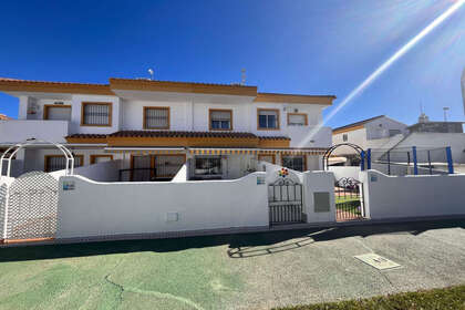 Huse til salg i Torre de la Horadada, Alicante. 