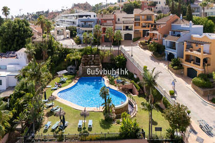 Huse til salg i Nueva andalucia, Málaga. 