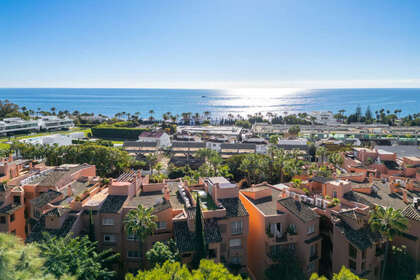 Apartment for sale in Puerto Banús, Marbella, Málaga. 