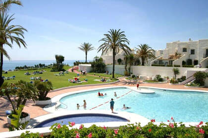 Apartment for sale in Puerto Banús, Marbella, Málaga. 