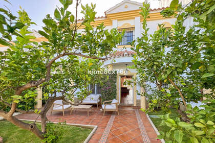 House for sale in Calahonda, Mijas, Málaga. 