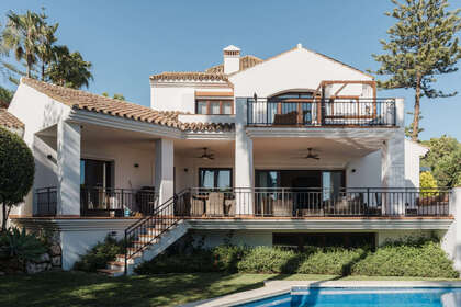 联排别墅 出售 进入 Marbella, Málaga. 