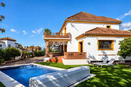 联排别墅 出售 进入 San Pedro de Alcántara, Marbella, Málaga. 