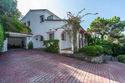 联排别墅 出售 进入 Elviria, Marbella, Málaga. 