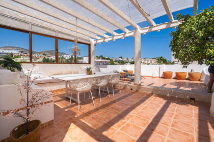 酒店公寓 出售 进入 La Carihuela, Torremolinos, Málaga. 