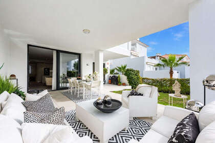 酒店公寓 出售 进入 El Paraiso, Estepona, Málaga. 