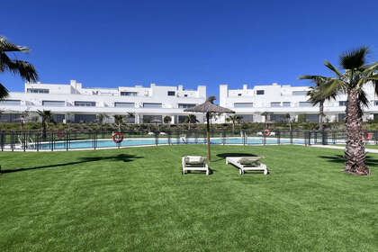 耳房 出售 进入 Estepona, Málaga. 