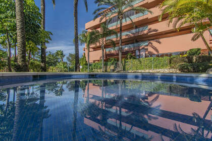 Apartment for sale in Puerto Banús, Marbella, Málaga. 